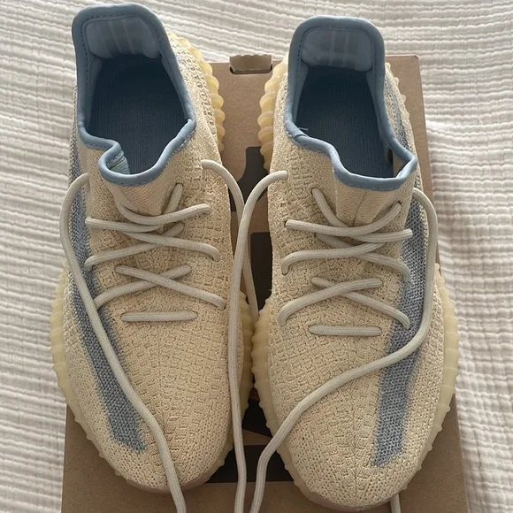 Yeezy Boost 350 V2 - Picture 3 of 7
